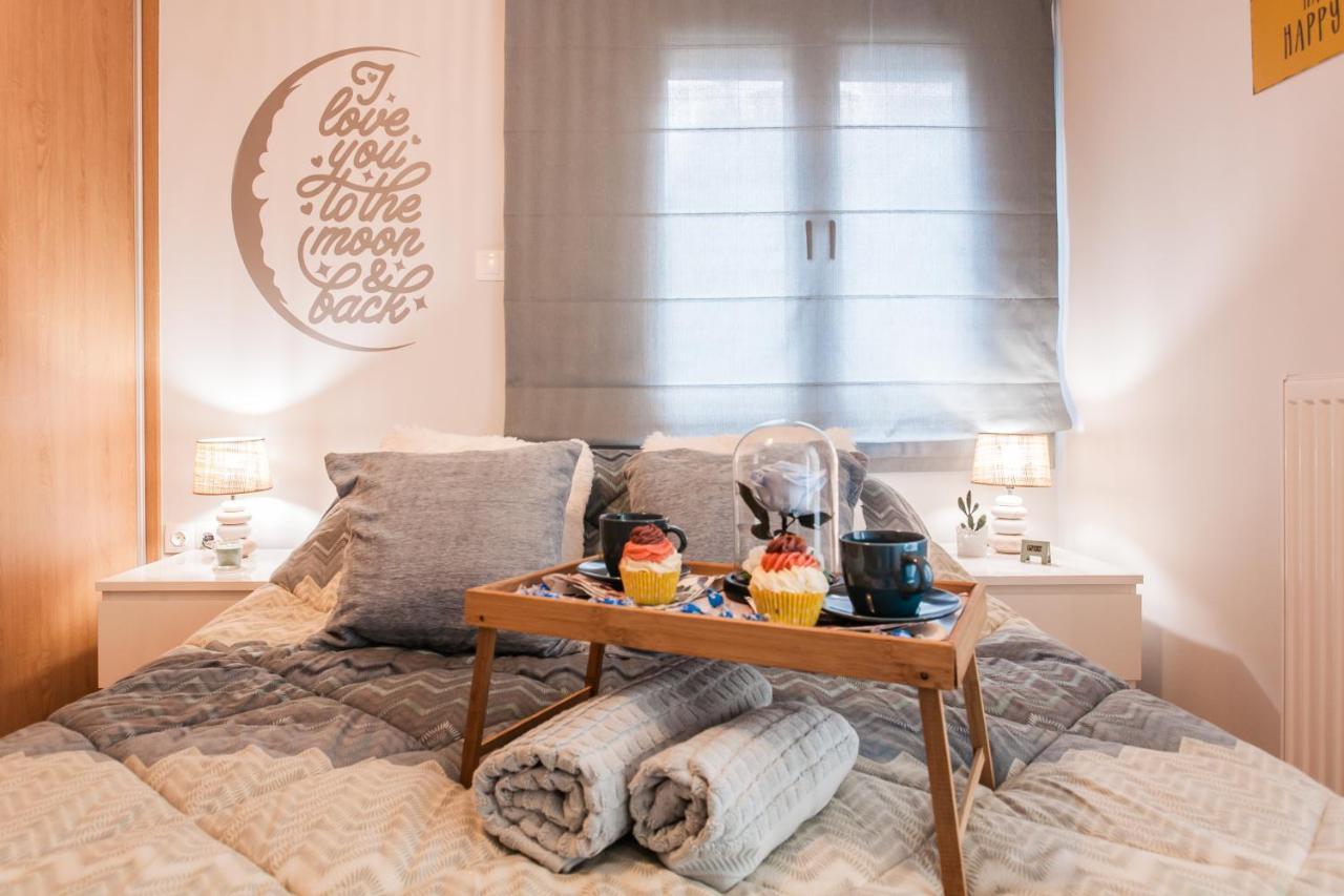 Luxury Seaside Apartment Next To Starbucks Opossite The Beach Park Of Flisvos Atenas Exterior foto