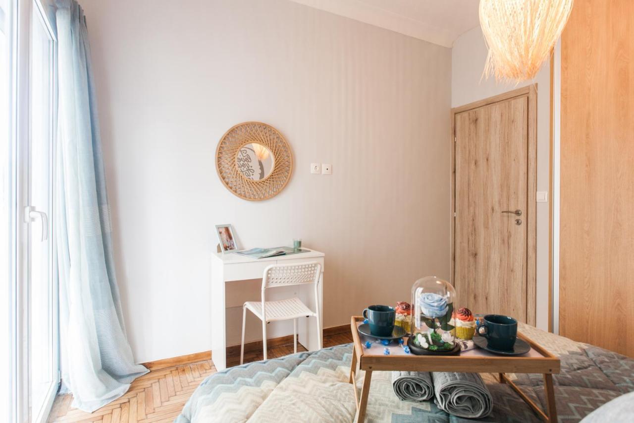Luxury Seaside Apartment Next To Starbucks Opossite The Beach Park Of Flisvos Atenas Exterior foto